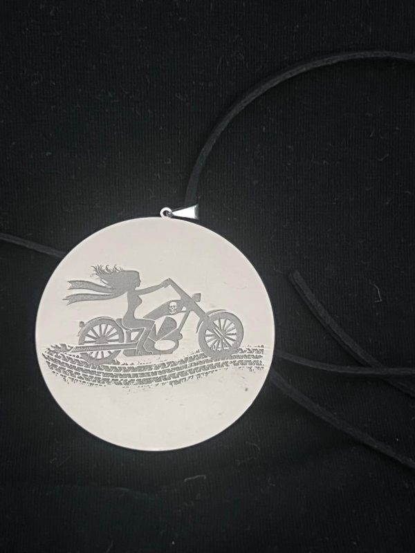 Pingente LADY RIDER Banhado PRATA